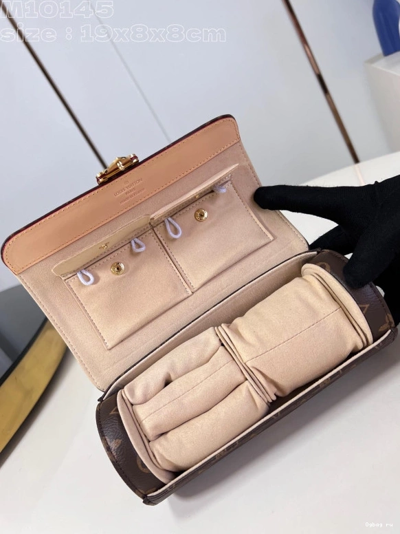 LOUIS Jewelry Case VUITTON 0821